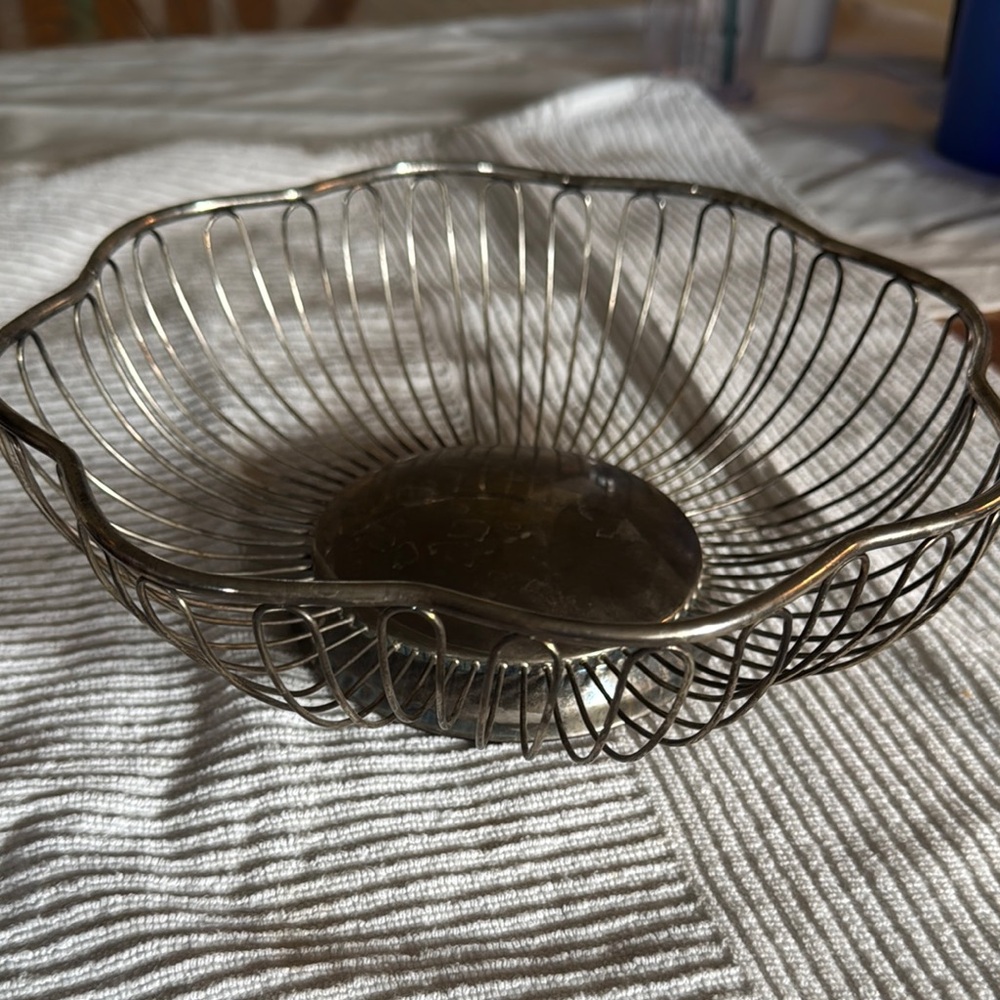 Elegant Silver Wire Fruit Basket